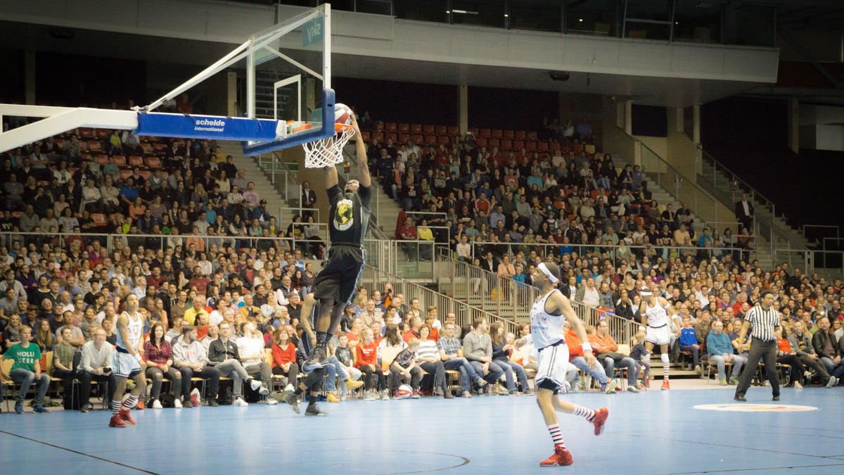O Fotomagazin / Harlem Globetrotters in der TipsArena 2016